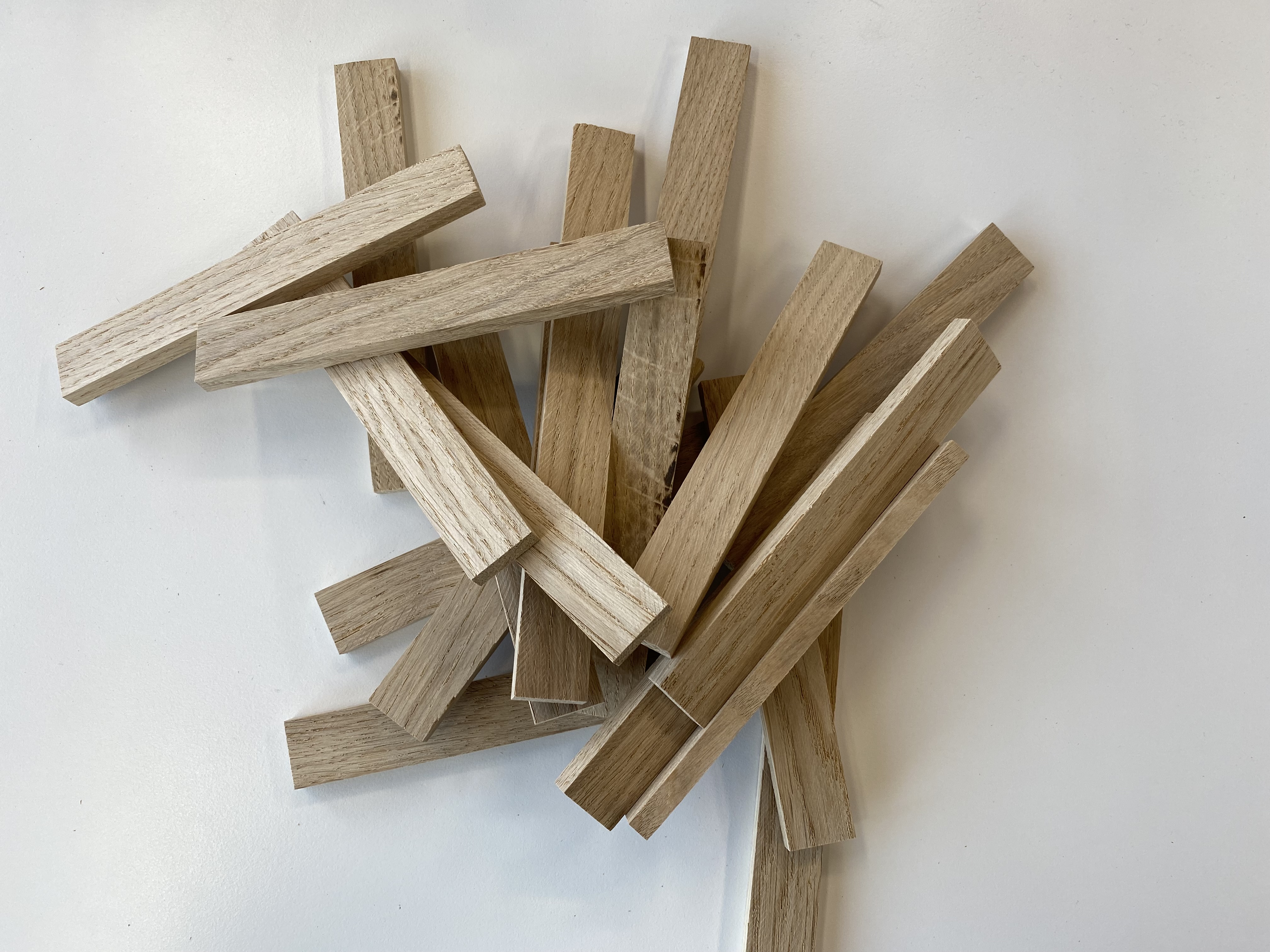 Martenbrown® Eichenholz Bastelklötzchen 160 x 23 x 8mm Set 150 Stück - Die  Holzstäbchen sind vielseitig einsetzbar, Ideal zum Bauen einer Fensterbank